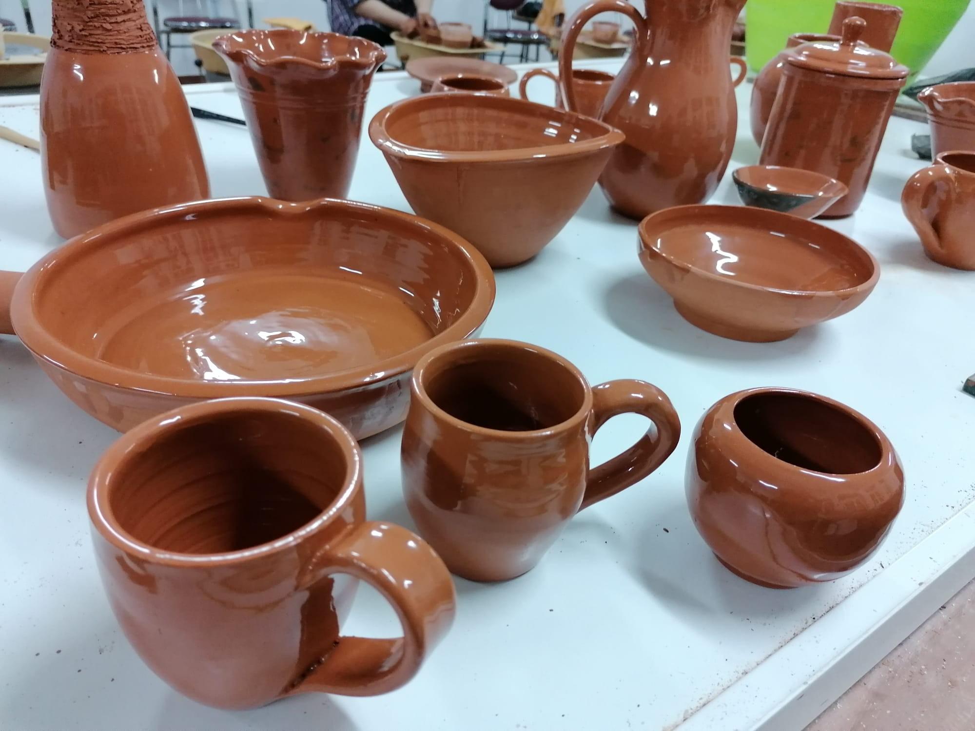 EXECUÇÃO DE PEÇAS DE OLARIA TRADICIONAL