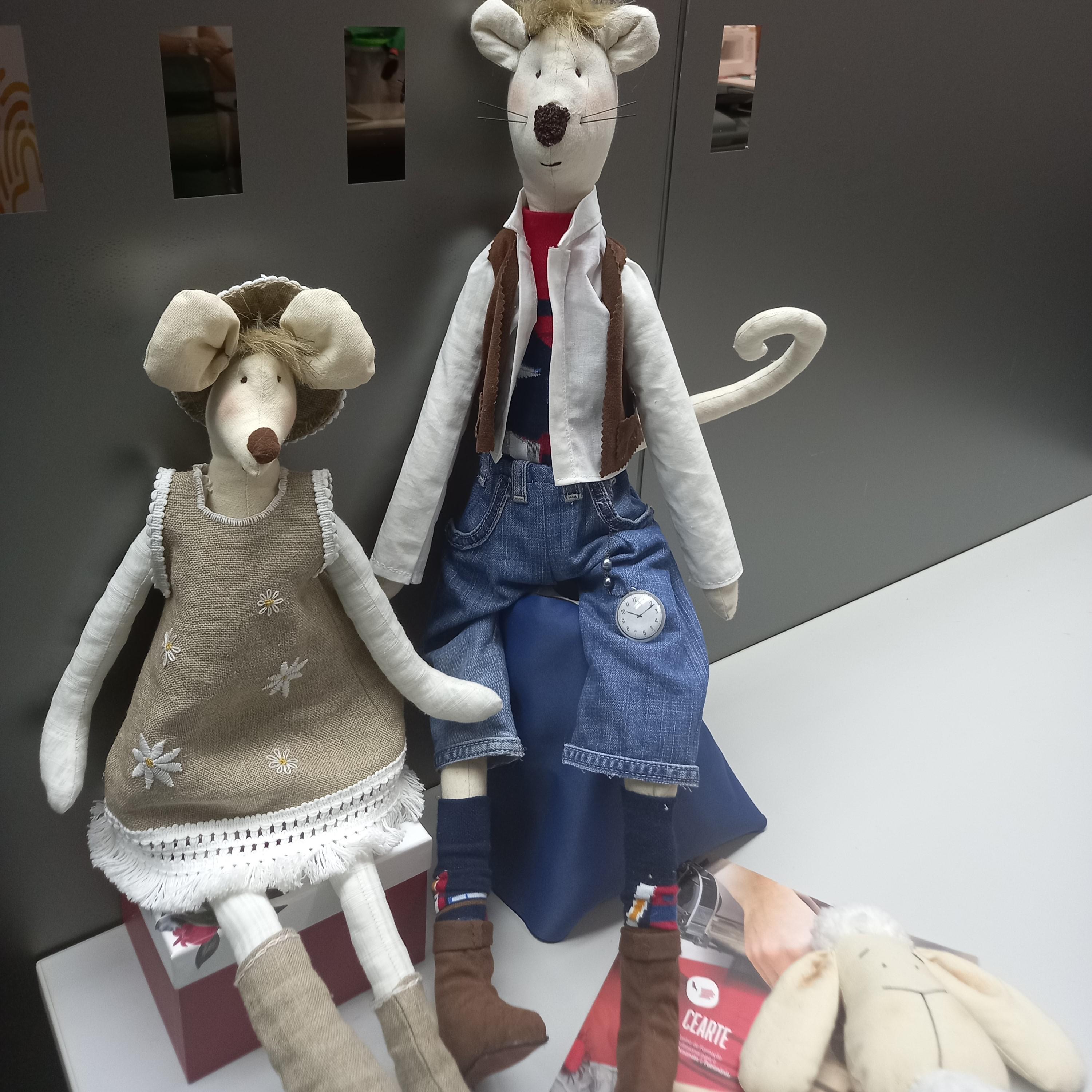 CONFEÇÃO DE BONECAS EM TECIDO