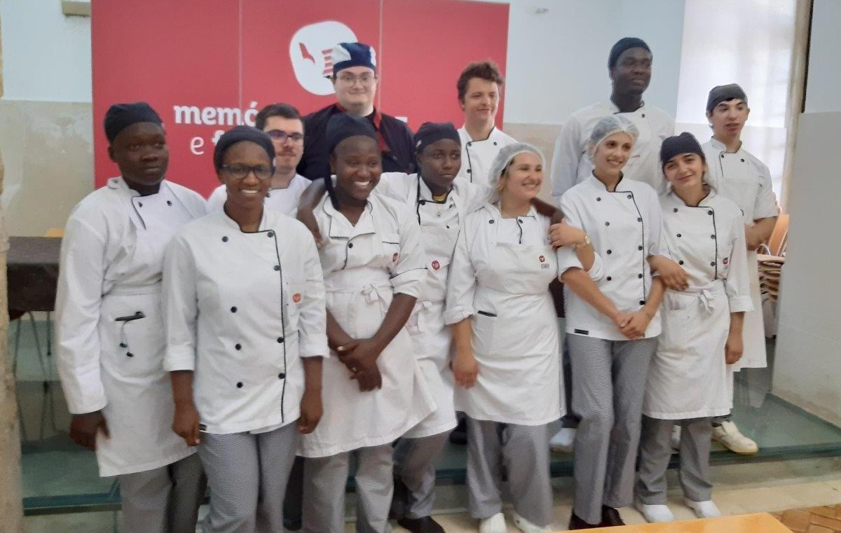 Doze Jovens Cozinheiros concluem formação no CEARTE e já têm emprego
