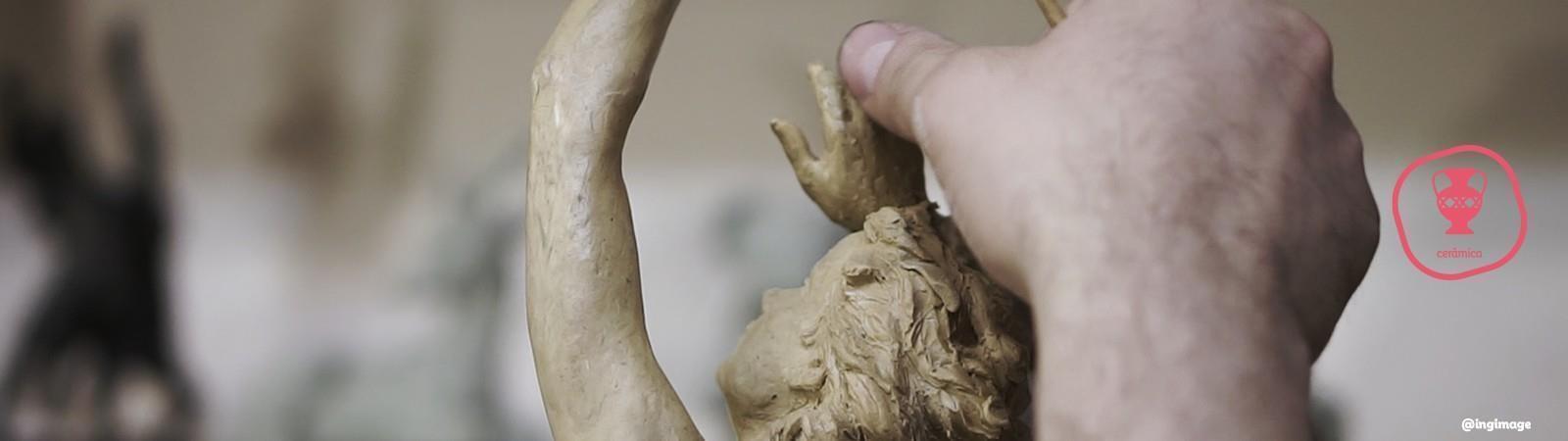  Escultura cerâmica-mão e pé