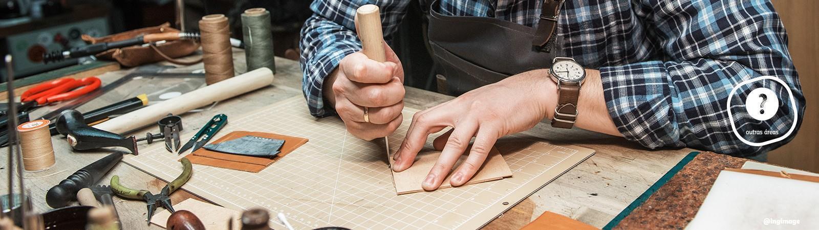 Iniciação à Modelação e Costura de Pequena Marroquinaria 